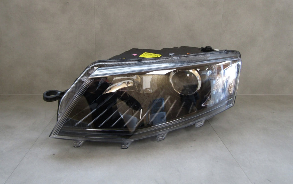 Prednji far SKODA OCTAVIA 3 III xenon zakretni 12-16 LH lijevi