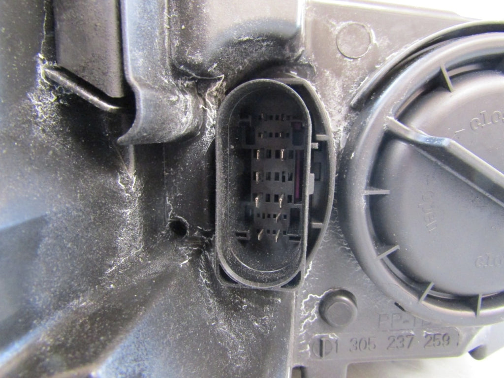 Prednji far SKODA OCTAVIA 3 III xenon zakretni 12-16 LH lijevi