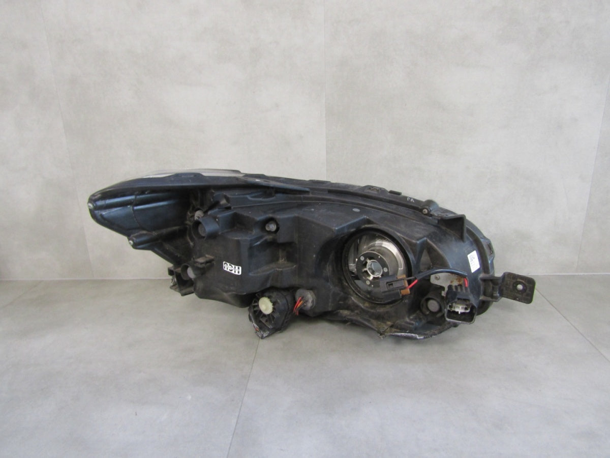 Prednji far SUBARU LEVORG LED JASNY ŚRODEK 14-17 LH 84002-VA091