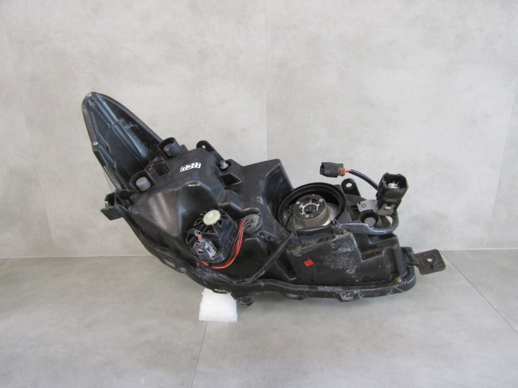 Prednji far SUBARU LEVORG LED JASNY ŚRODEK 14-17 LH 84002-VA091