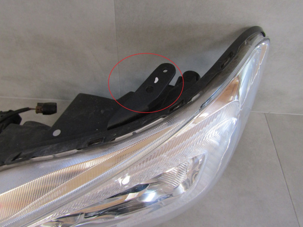 Prednji far SUBARU LEVORG LED JASNY ŚRODEK 14-17 LH 84002-VA091