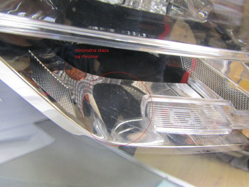 Prednji far AUDI Q5 8R0 08-12 xenon zakretni RH desni