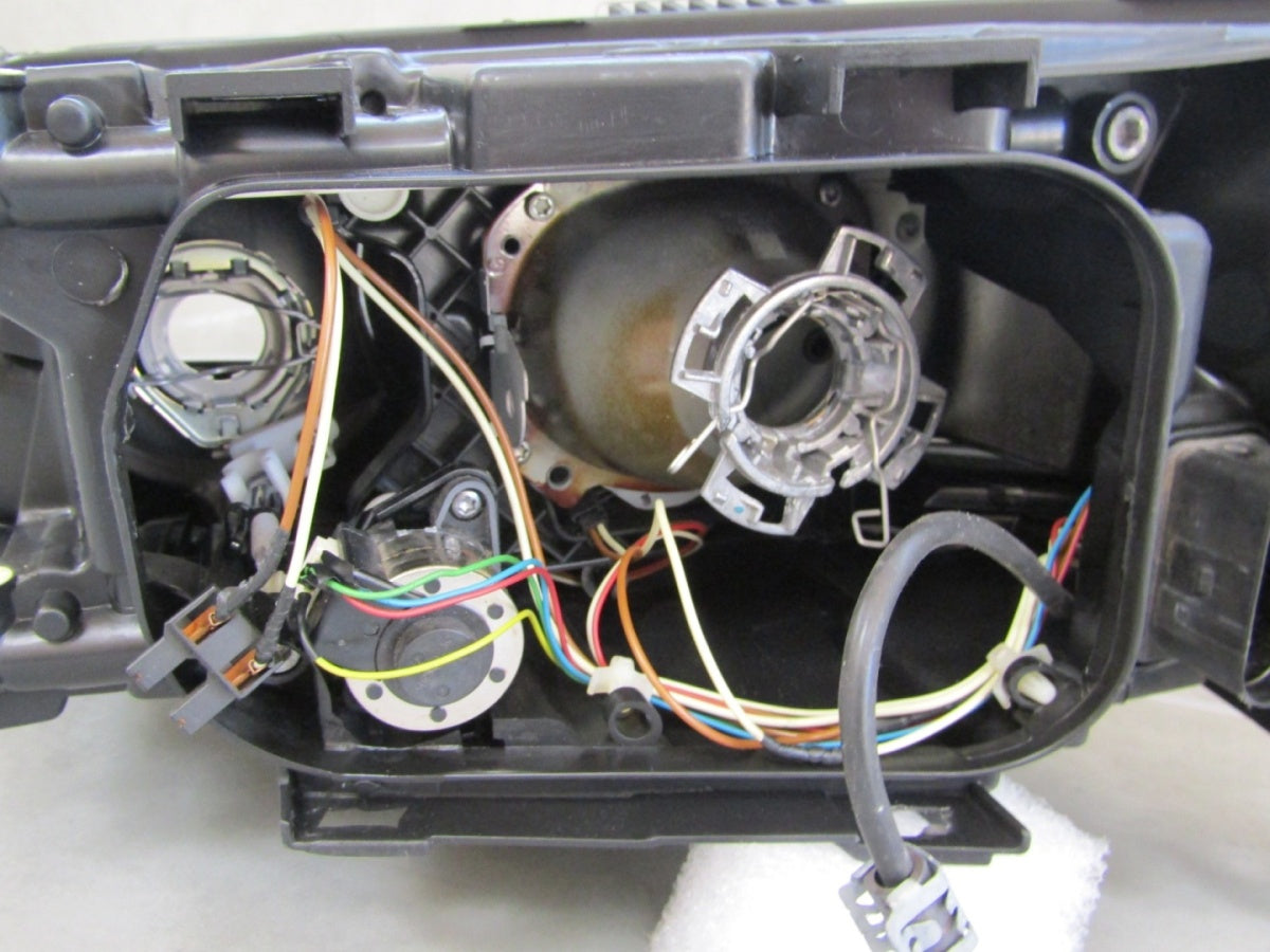 Prednji far AUDI RS6 C6 xenon nezakretni 08-11 RH