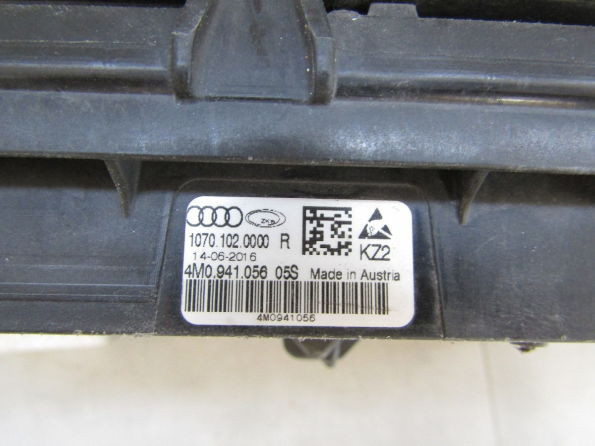 Prednji far AUDI Q7 E-TRON LED DRL HALOGEN RH 4M0.941.056