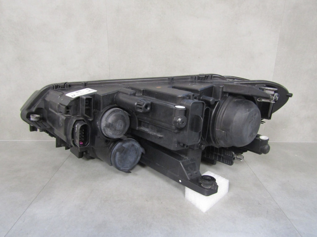 Prednji far VOLKSWAGEN TOURAN III 3 5TB halogen 15- RH desni 5TB906A