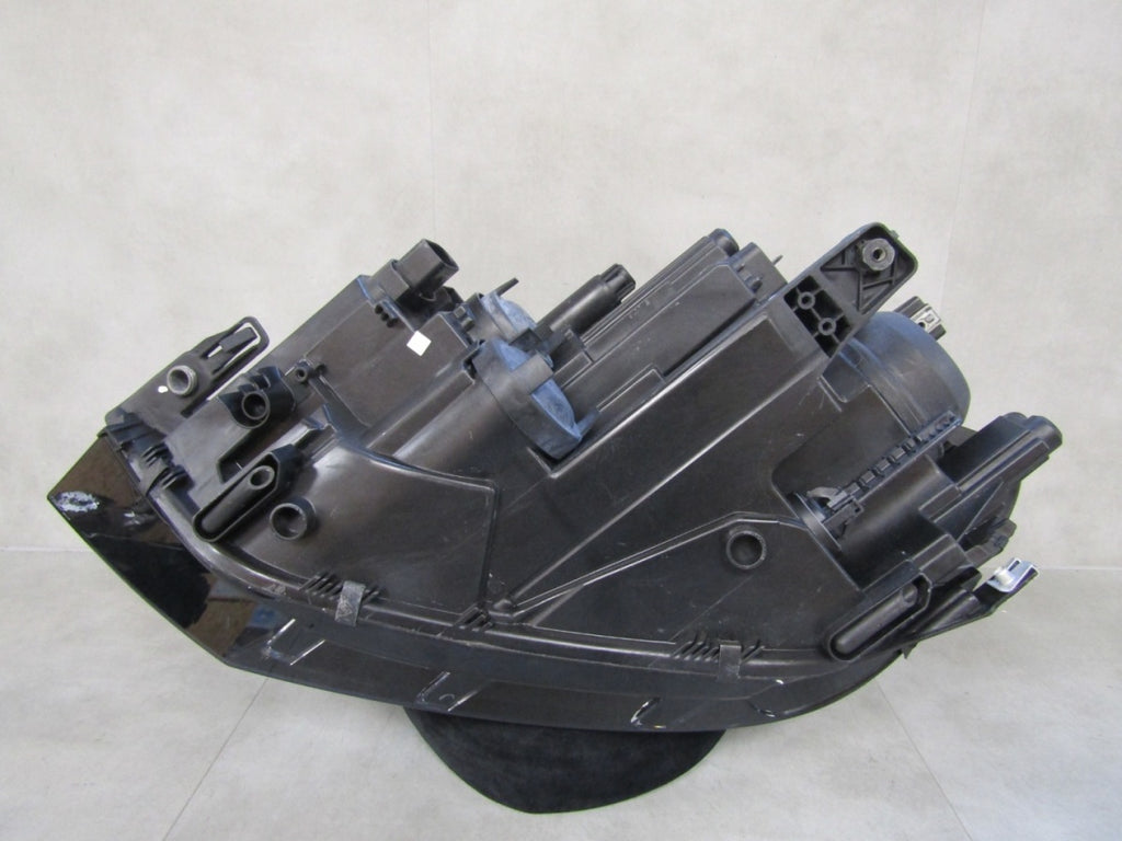 Prednji far VOLKSWAGEN TOURAN III 3 5TB halogen 15- RH desni 5TB906A