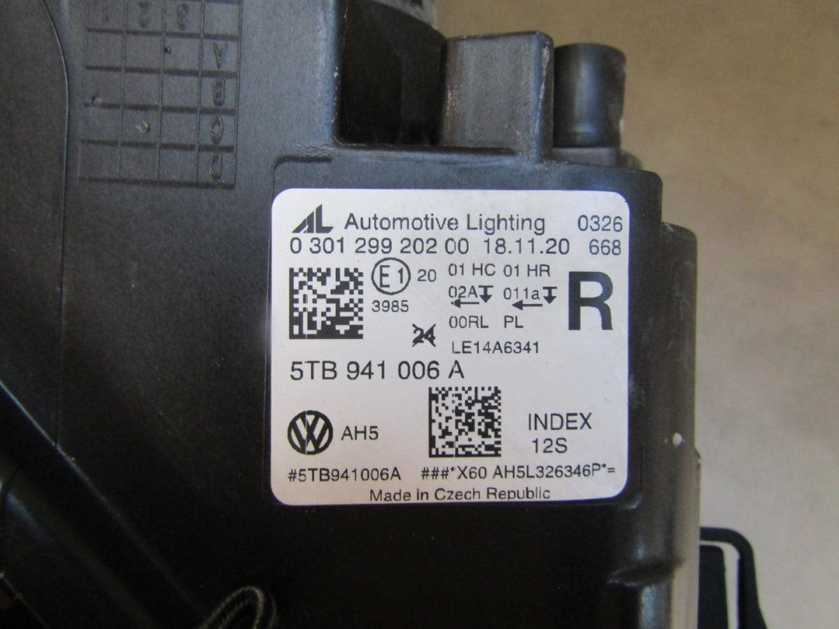 Prednji far VOLKSWAGEN TOURAN III 3 5TB halogen 15- RH desni 5TB906A