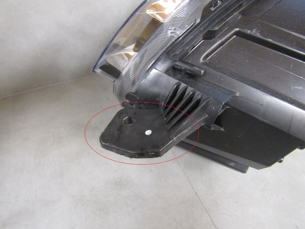Prednji far CITROEN JUMPY III 3 16-23 VIVARO halogen 19-23 RH desni VARROC