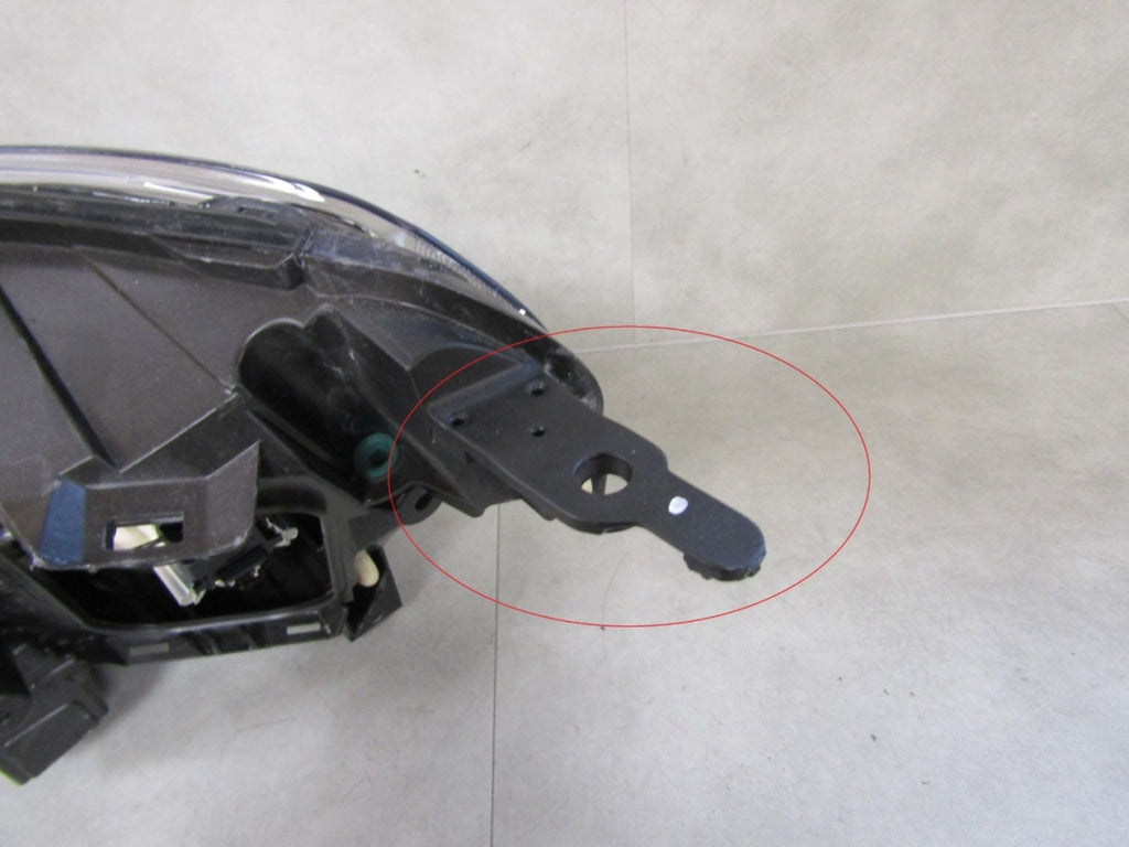 Prednji far CITROEN JUMPY III 3 16-23 VIVARO halogen 19-23 RH desni VARROC