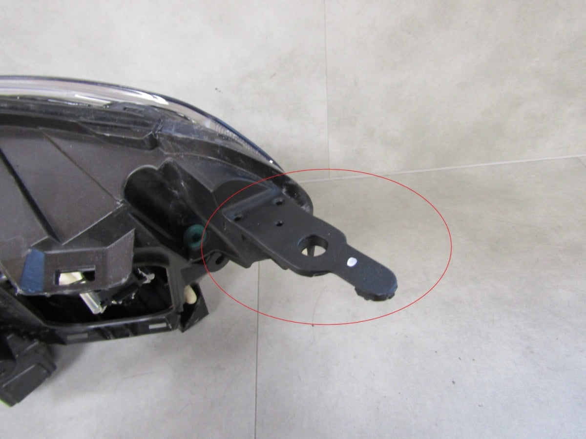 Prednji far CITROEN JUMPY III 3 16-23 VIVARO halogen 19-23 RH desni VARROC