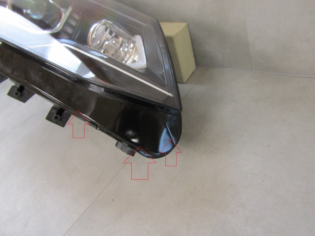 Prednji far VOLKSWAGEN SHARAN 2 II LIFT xenon zakretni 15-22 RH 7N1941034D