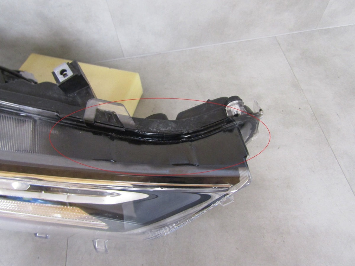 Prednji far TOYOTA RAV4 IV 5 V LED 19-21 RH desni