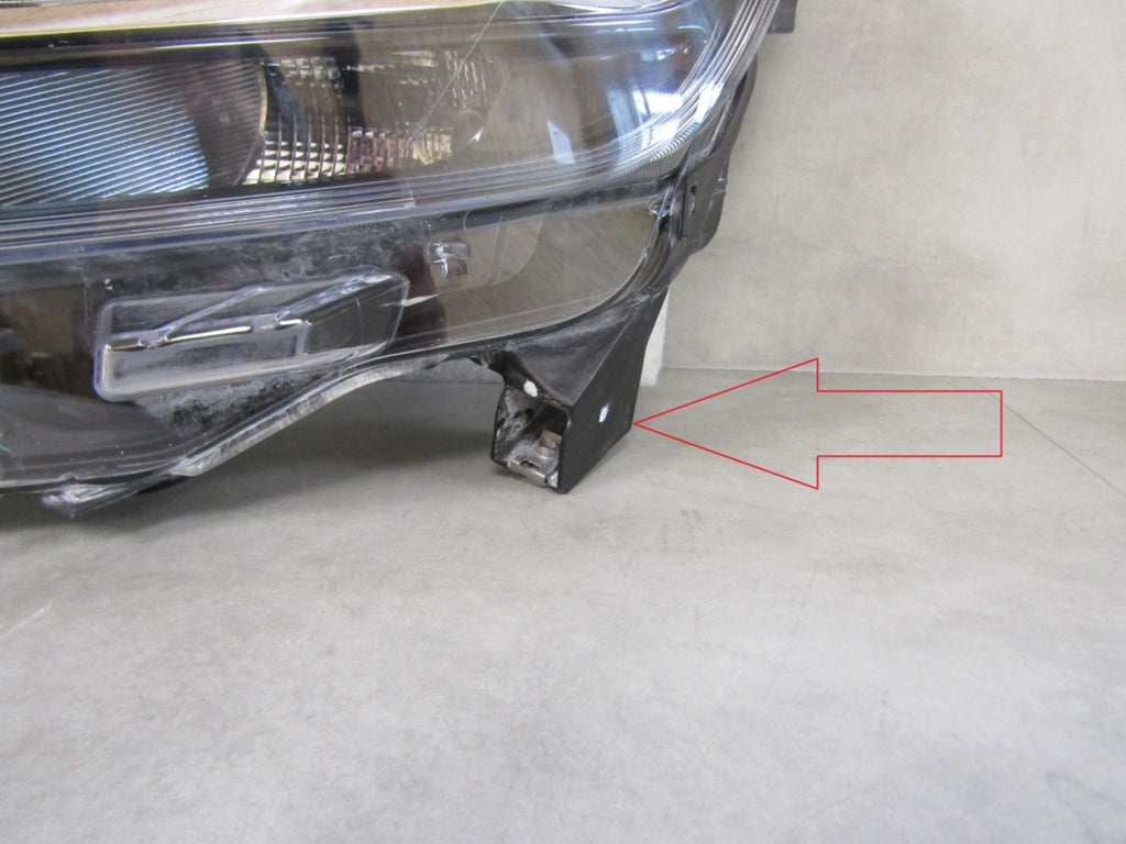 Prednji far TOYOTA PROACE CITY halogen LH lijevi 19- 9835780680