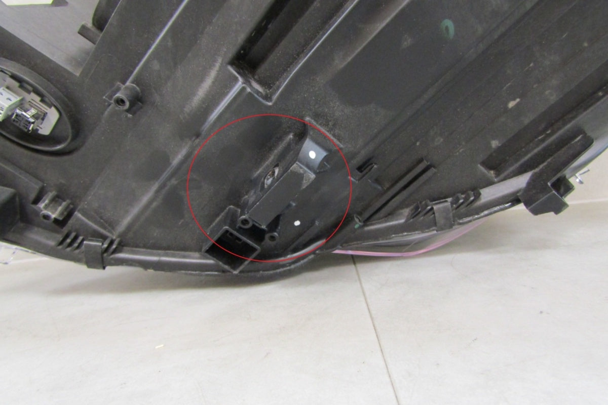 Prednji far MERCEDES CLA W117 xenon nezakretni 13-16 RH A1179065200