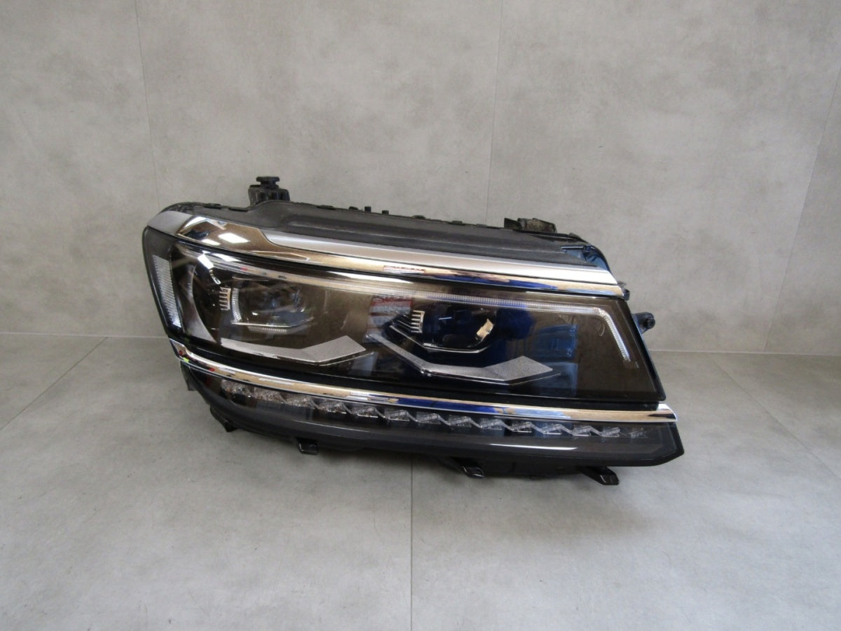 Prednji far VOLKSWAGEN TIGUAN 2 II FULL LED 16-20 RH desni 5NN941082C