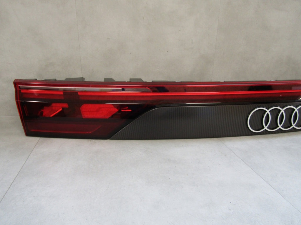 Stop svjetlo NA BLENDA zadnji LED OLED CARBON AUDI Q8 SQ8 RSQ8 LIFT 23- 4M8 945 095 BK