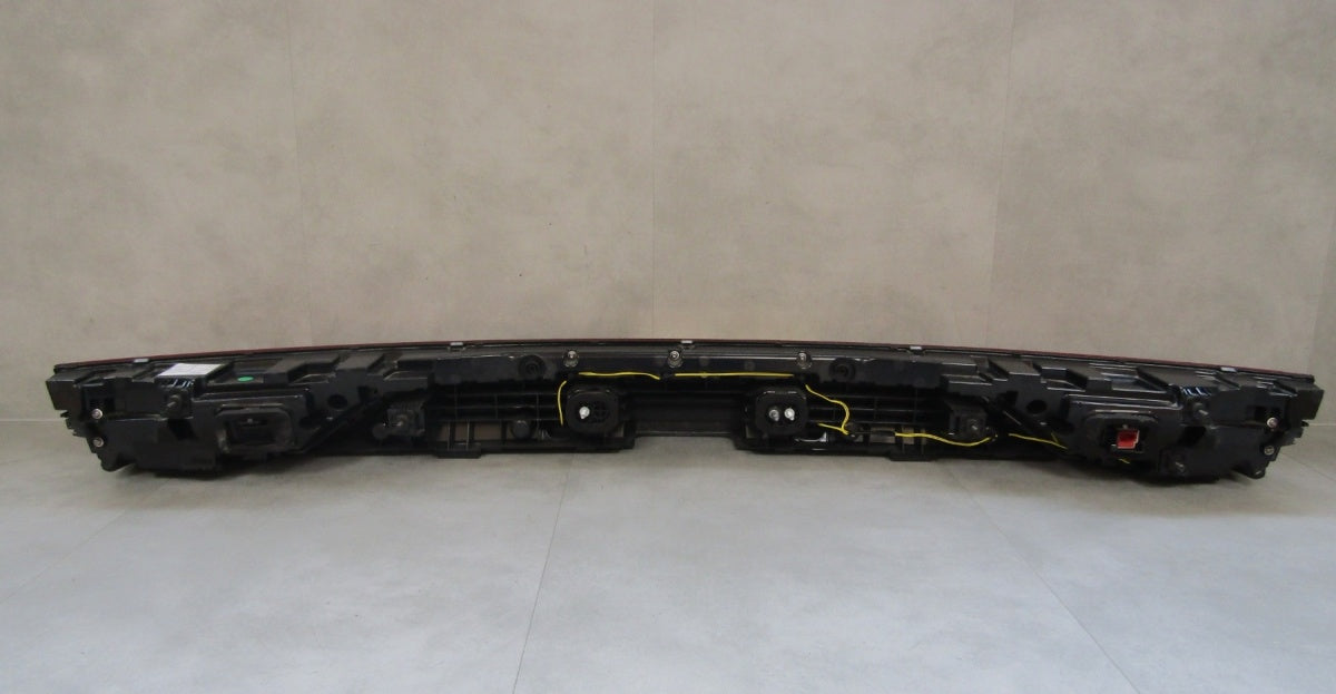 Stop svjetlo NA BLENDA zadnji LED OLED CARBON AUDI Q8 SQ8 RSQ8 LIFT 23- 4M8 945 095 BK