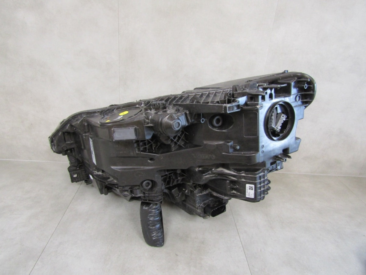 Prednji far VOLVO EX90 FULL LED PIXEL desni RH 22- 32450063