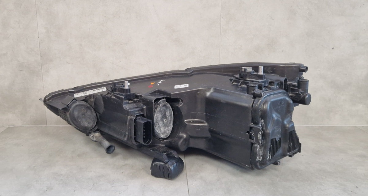 Prednji far AUDI A1 8X0 halogen 10-14 desni RH 8X0941004