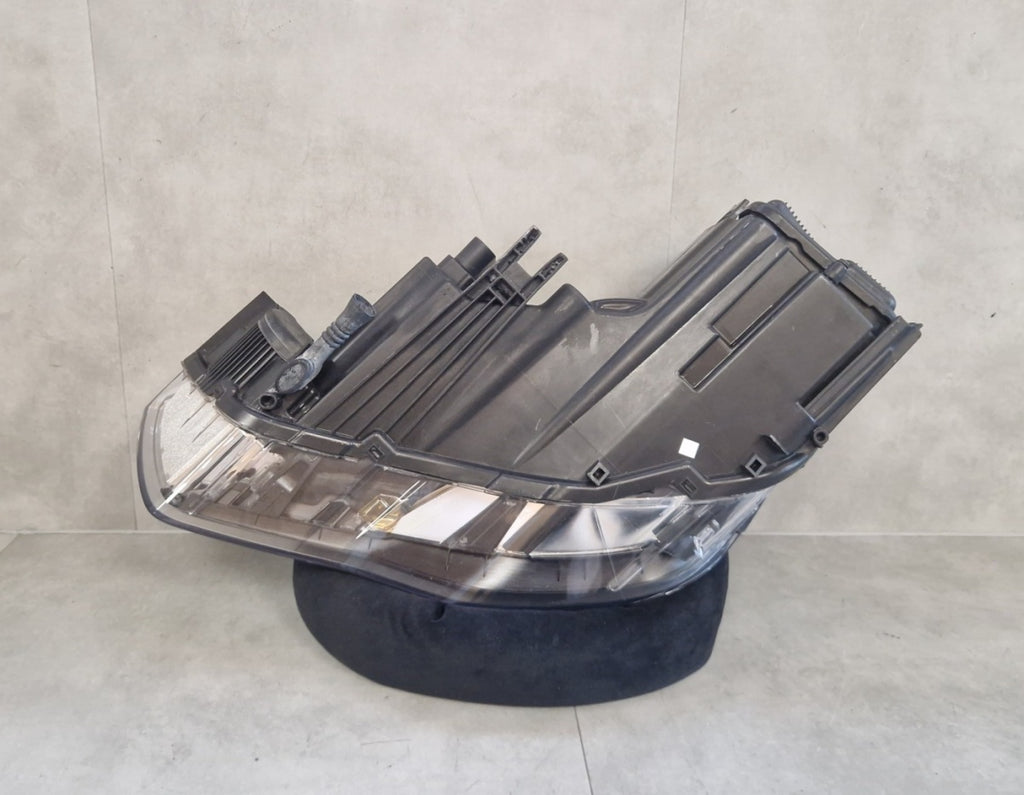 Prednji far AUDI A1 8X0 halogen 10-14 desni RH 8X0941004