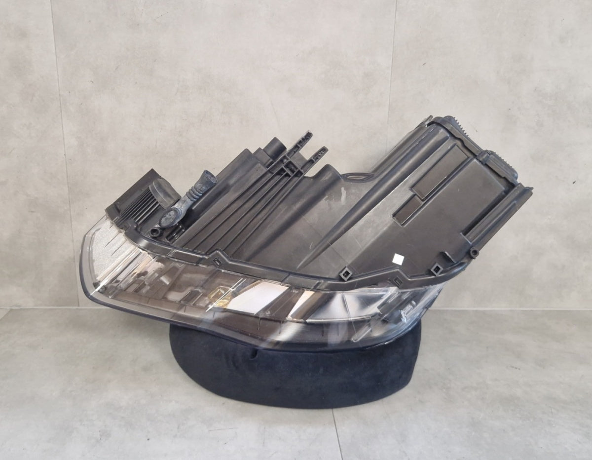 Prednji far AUDI A1 8X0 halogen 10-14 desni RH 8X0941004