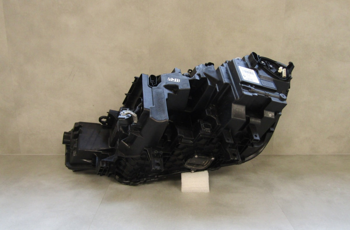 Prednji far BMW X7 G07 LASER 18-22 RH A89481802-10