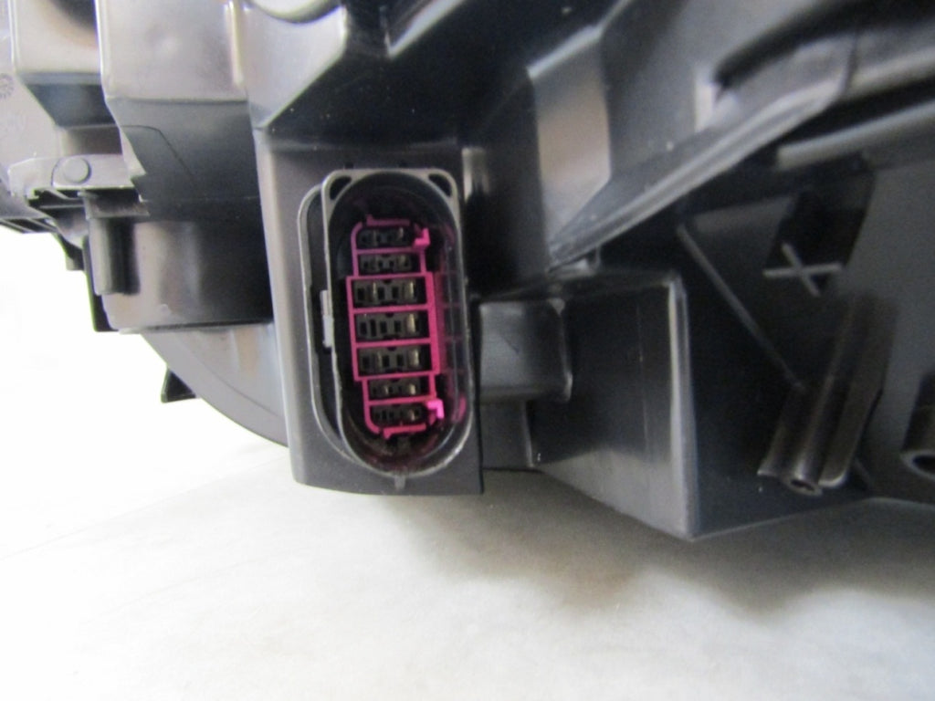 Prednji far AUDI A6 C7 LIFT xenon nezakretni 14-18 RH 4G0941044F