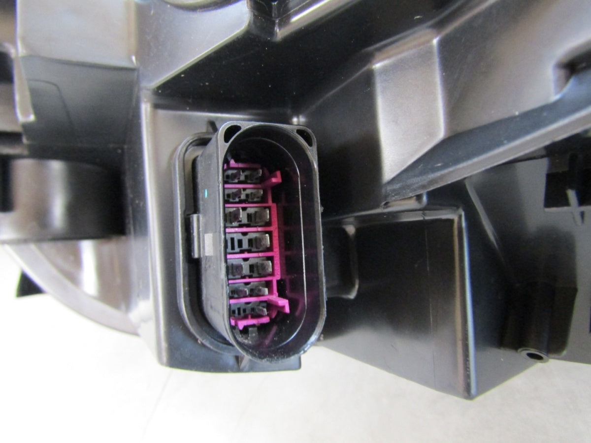 Prednji far AUDI A6 C7 LIFT xenon nezakretni 14-18 RH 4G0941044F
