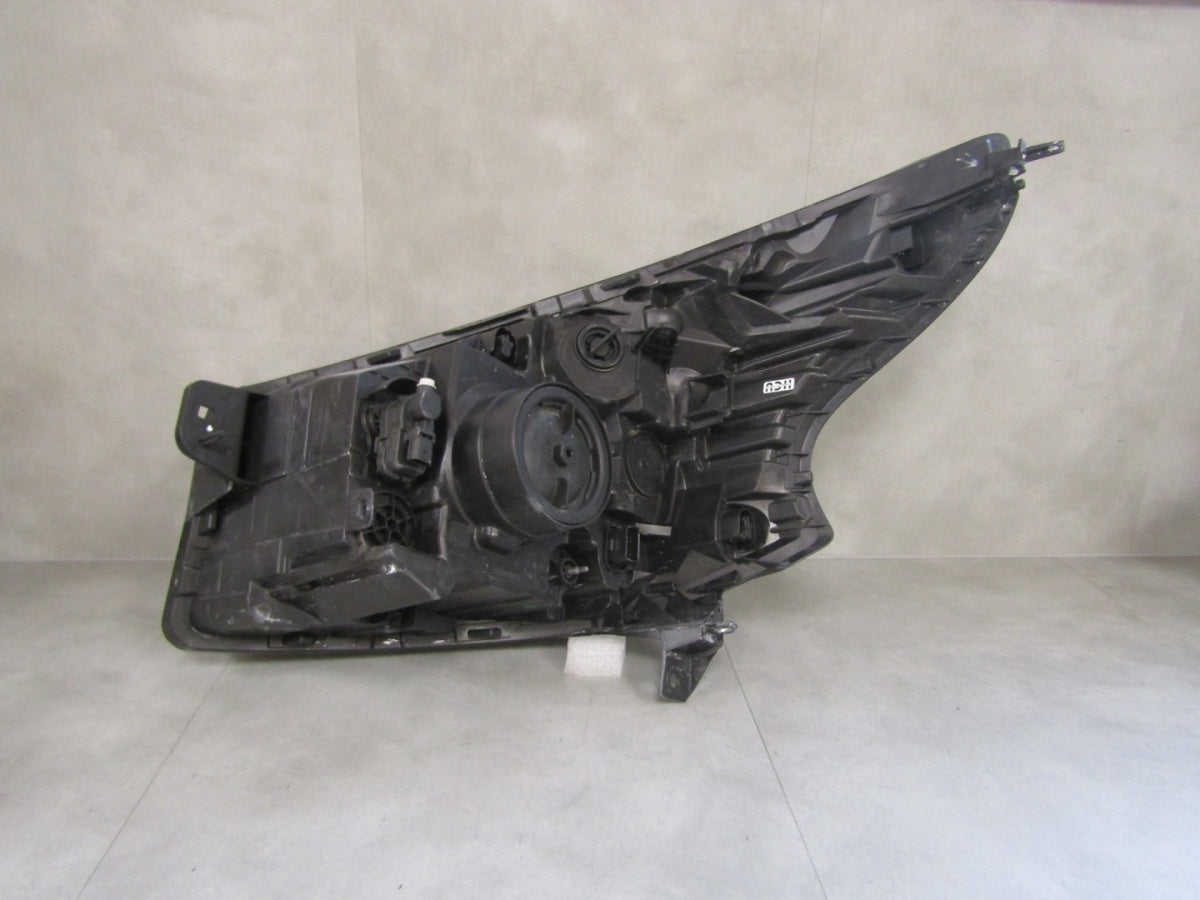 Prednji far RENAULT TRAFIC 3 III halogen Z LED 14-19 RH desni 260109552R