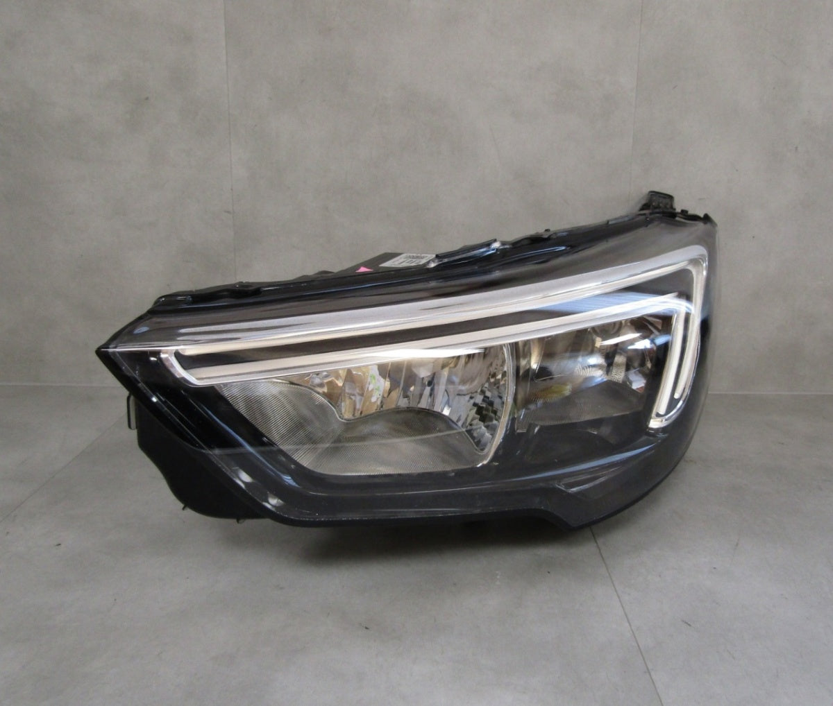 Prednji far OPEL CROSSLAND X ZWYKŁA17-20 LH 462161423