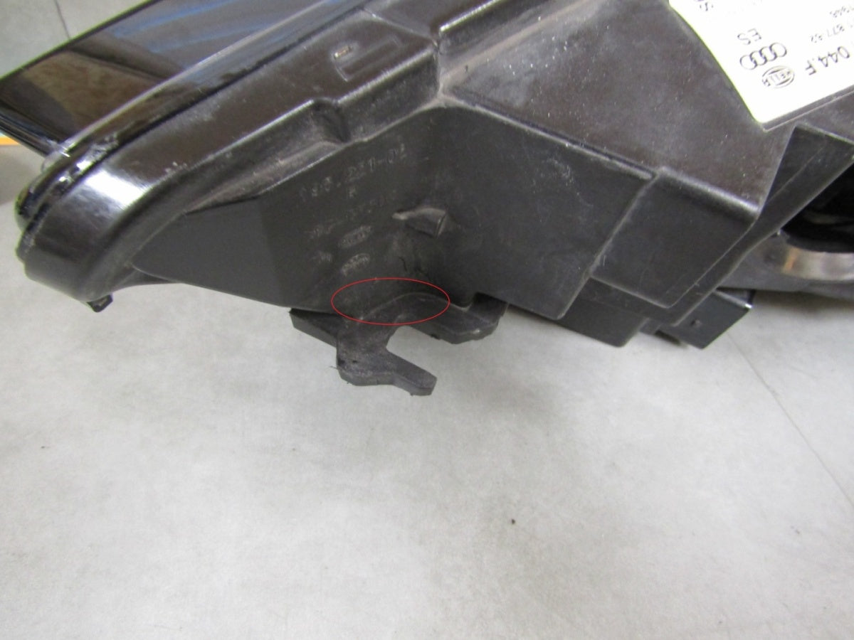 Prednji far AUDI A6 C7 LIFT xenon nezakretni 14-18 RH 4G0941044F