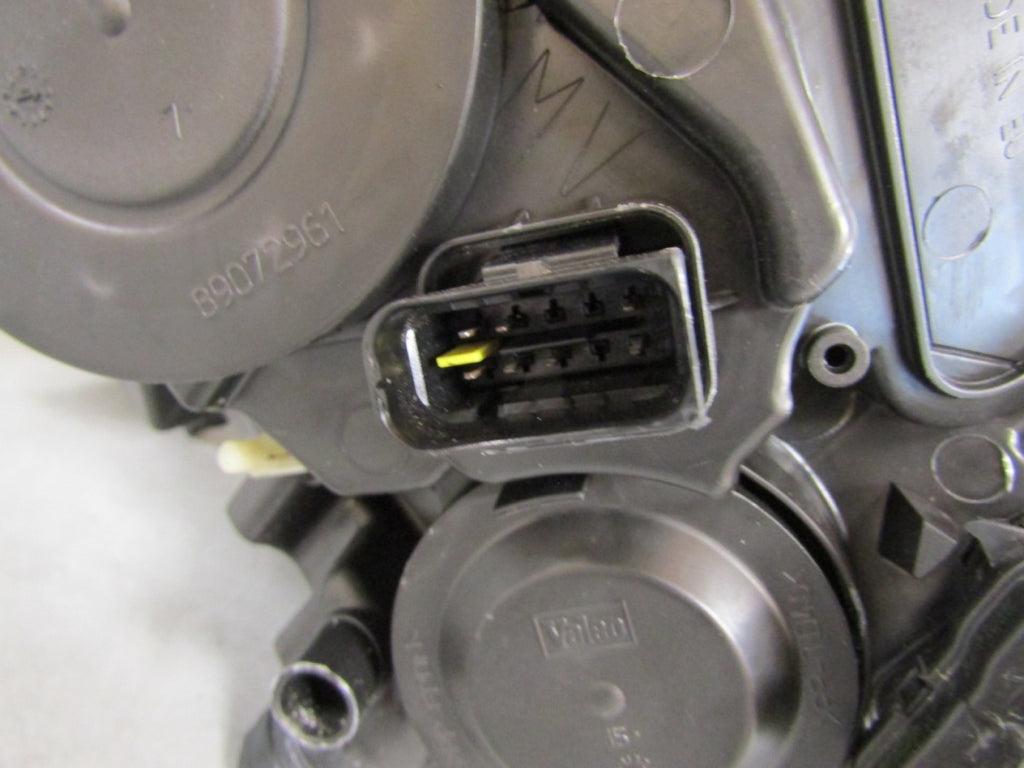 Prednji far PEUGEOT 208 I LIFT halogen sa sočivom + LED 15-19 LH lijevi 9810805780
