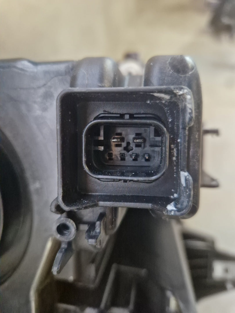 Prednji far BMW X2 U10 FULL LED 23- lijevi LH 5A77EB7-06