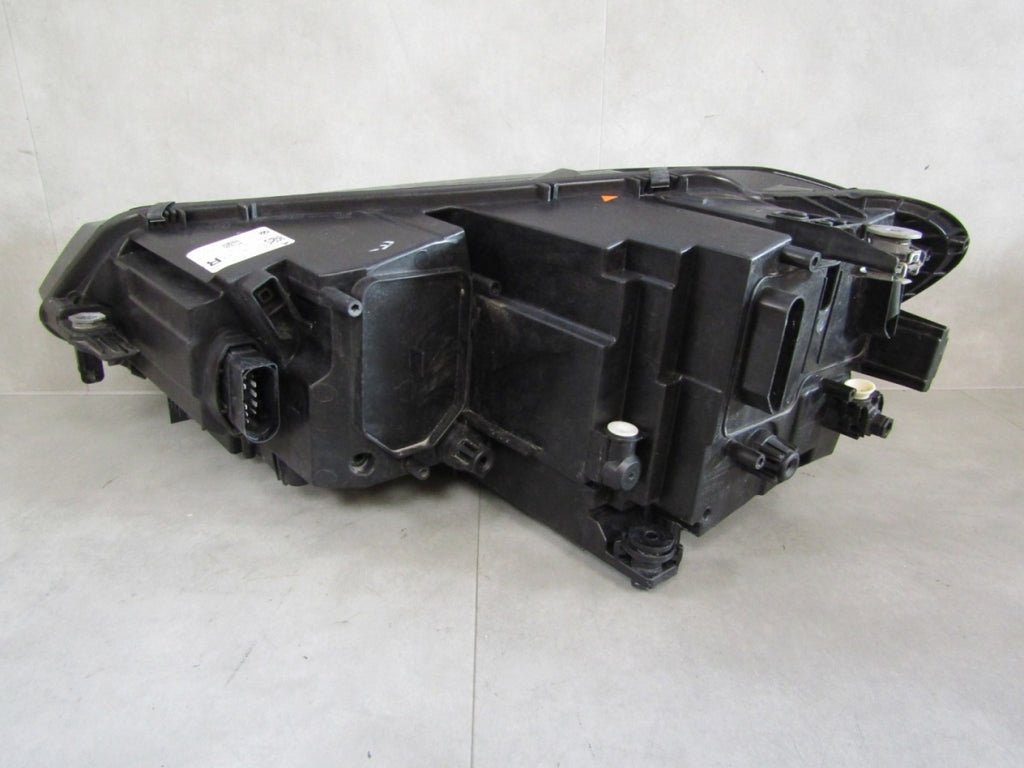 Prednji far VOLKSWAGEN TOURAN III 3 5TB FULL LED 15- RH desni 5TB941036E