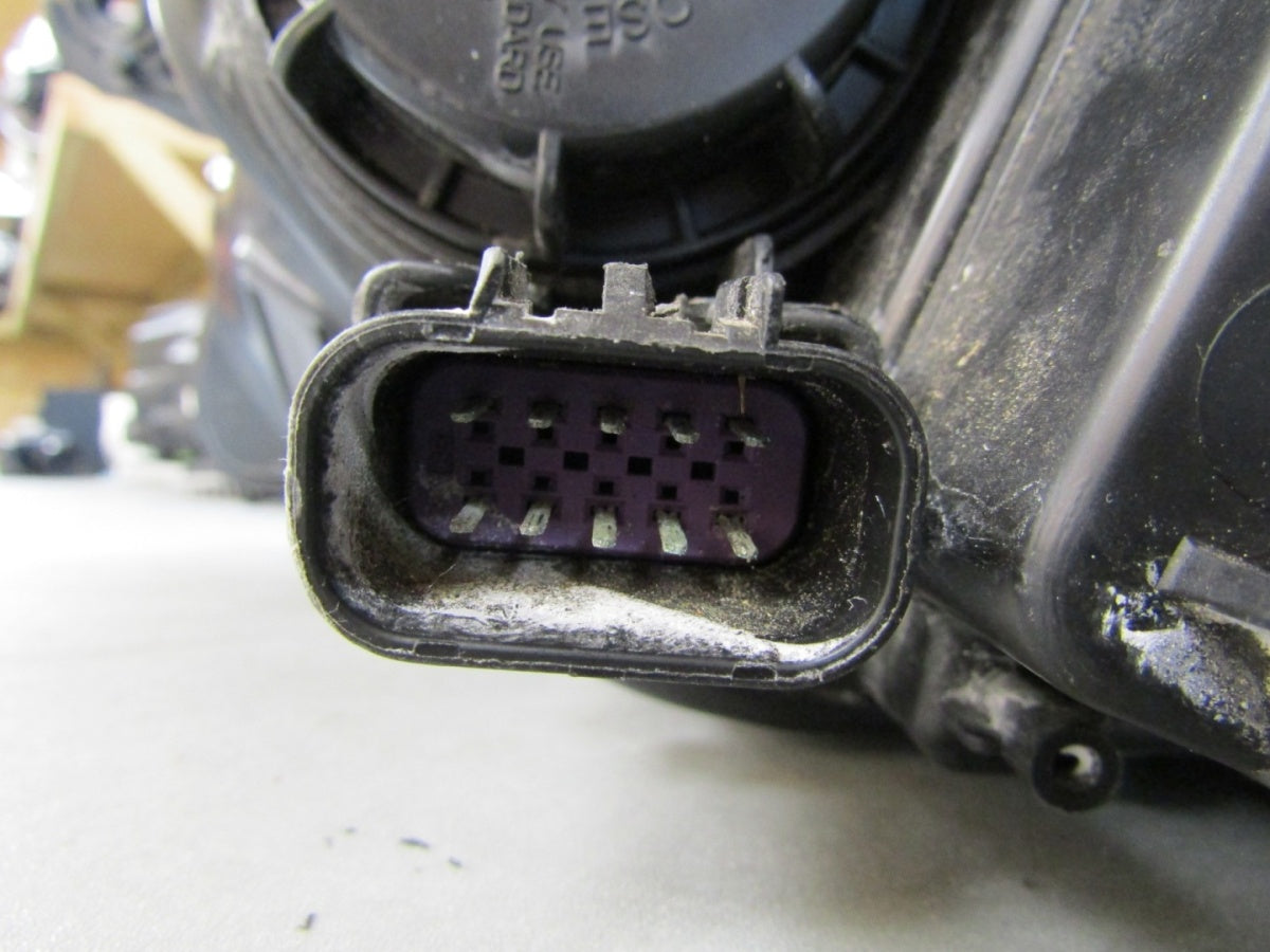 Prednji far Opel Mokka A halogen 12-16 RH desni