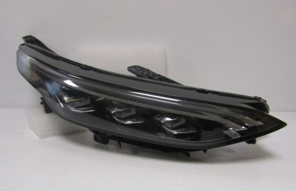 Prednji far MAXUS EUNIQ 6 FULL LED 21- RH SV51-03