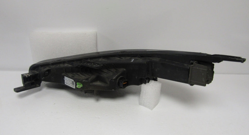 Prednji far MAXUS EUNIQ 6 FULL LED 21- RH SV51-03