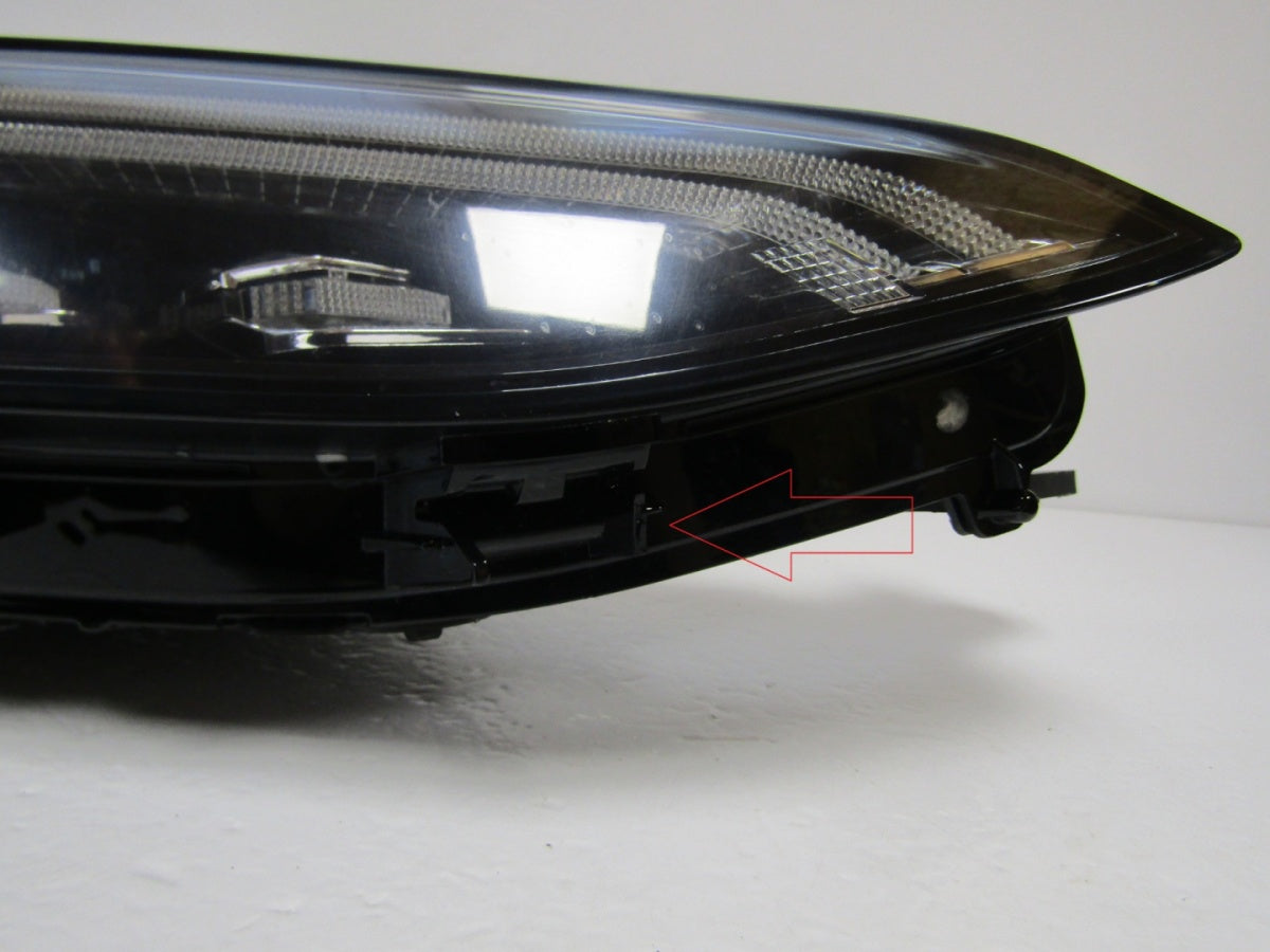 Prednji far MAXUS EUNIQ 6 FULL LED 21- RH SV51-03