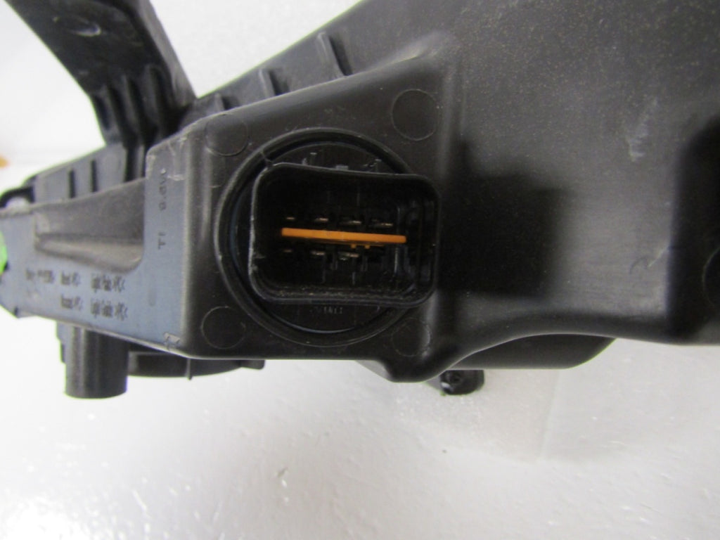 Prednji far MAXUS EUNIQ 6 FULL LED 21- RH SV51-03