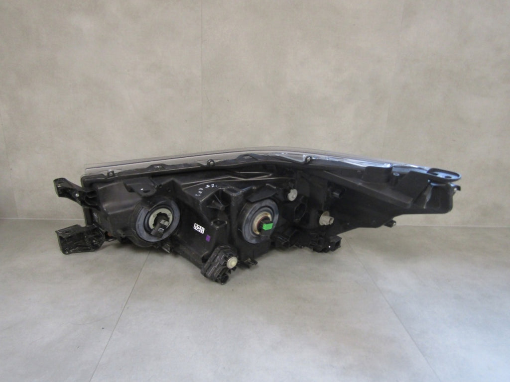 Prednji far TOYOTA HILUX 8 VIII LIFT halogen 20- RH