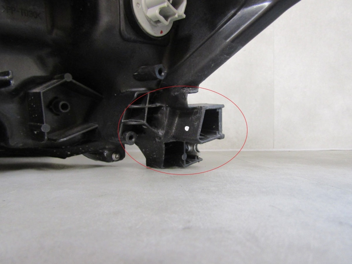 Prednji far TOYOTA HILUX 8 VIII LIFT halogen 20- RH