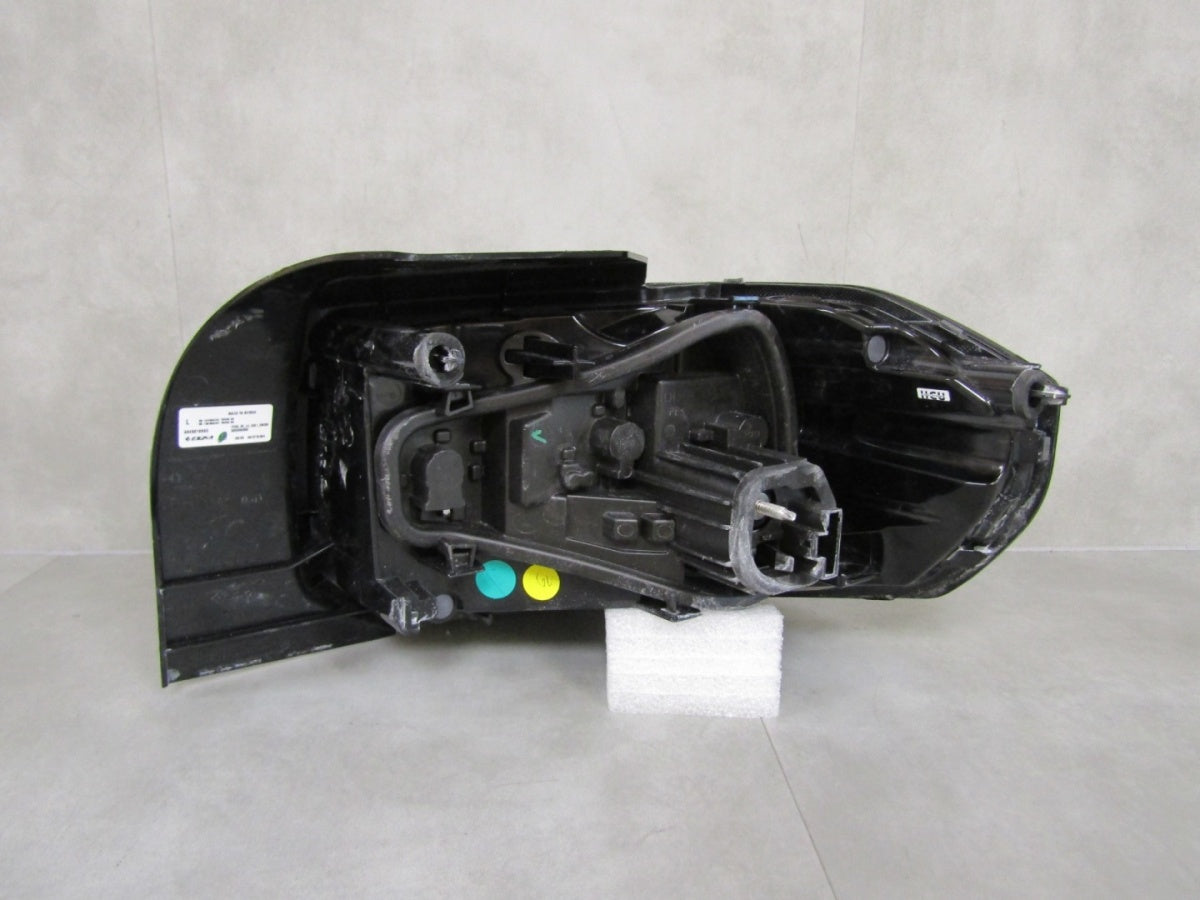 komplet lamp tylnych lijevi desni Citroen C3 IV halogen Z LED 24- 9845616480 9845616680
