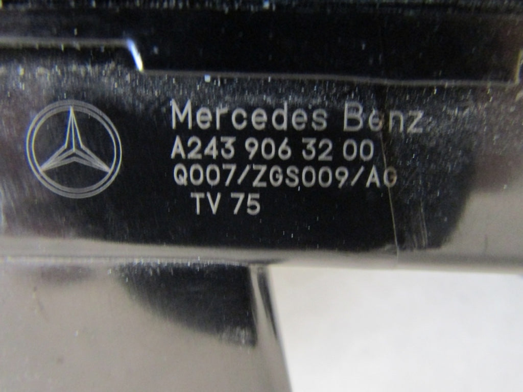 Prednji far BLENDA MERCEDES EQA 243 W243 LED DRL 21- A2439063200
