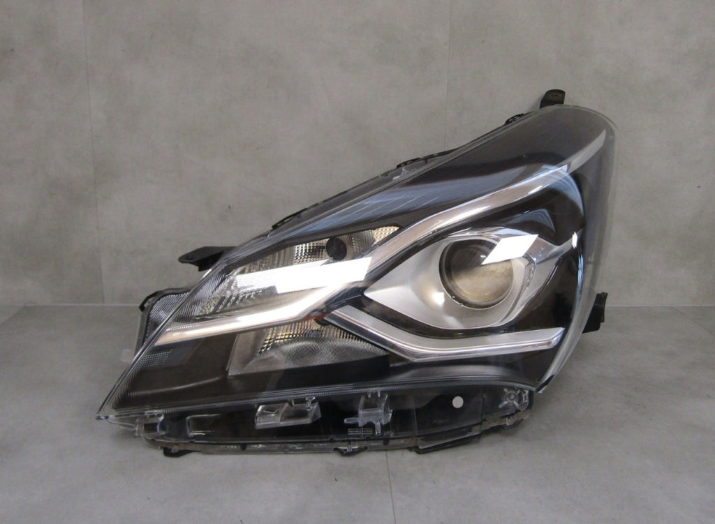Prednji far TOYOTA YARIS 3 III LIFT halogen sa sočivom 14-17 LH