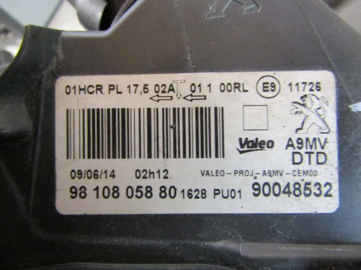 Prednji far PEUGEOT 208 I LIFT halogen sa sočivom 15-19 desni RH 9810805880