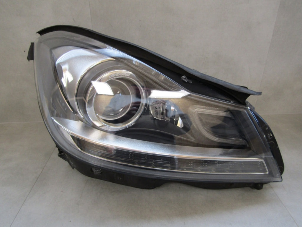 Prednji far MERCEDES W204 LIFT xenon zakretni ILS crni AMG RH desni 11-14