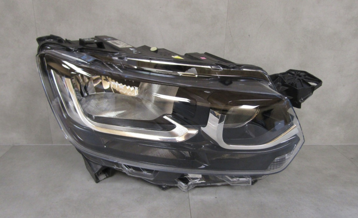 Prednji far TOYOTA PROACE CITY halogen RH PRAWA19- 9835780580