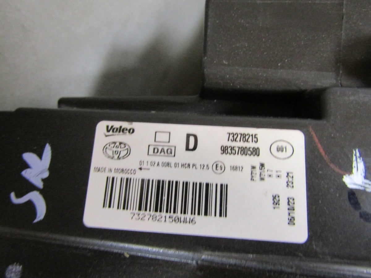 Prednji far TOYOTA PROACE CITY halogen RH PRAWA19- 9835780580