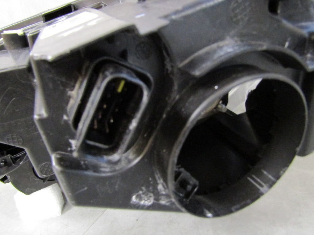 Prednji far TOYOTA PROACE CITY halogen RH PRAWA19- 9835780580