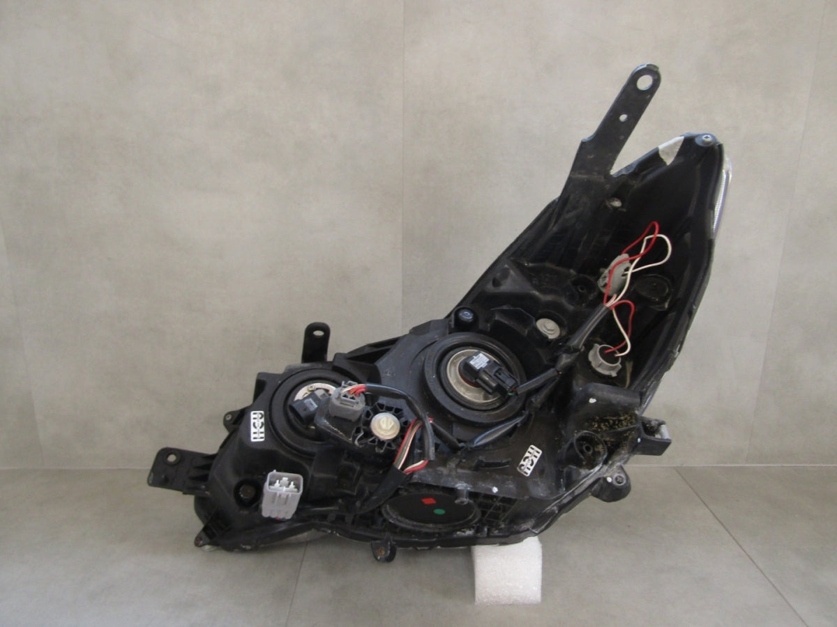 Prednji far SUBARU XV halogen 11-17 RH desni
